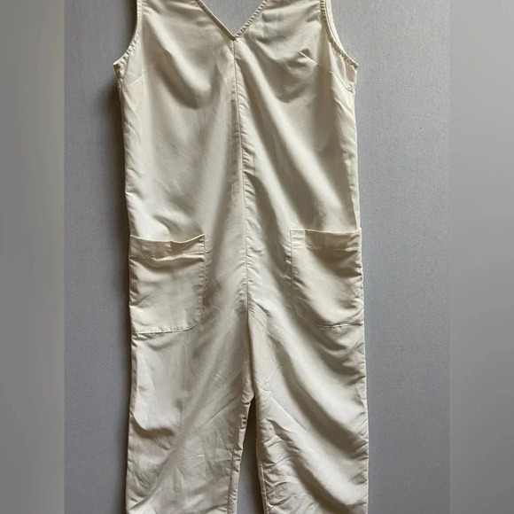 TOPSHOP cream v-neck romper Sz US 4 - Picture 3 of 11